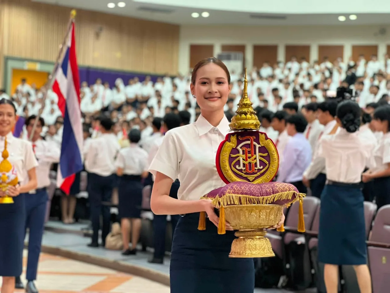 นักศึกษาสำนักวิชาการจัดการในพิธีการสำคัญ